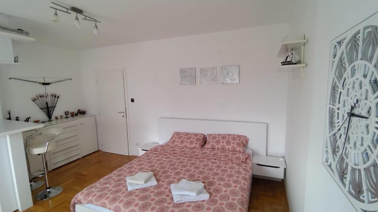 Poesia Apartment Novi Sad Exterior photo