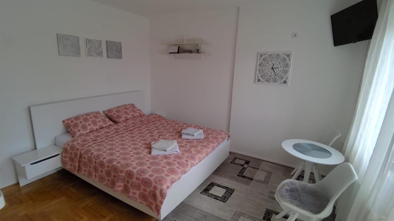 Poesia Apartment Novi Sad Exterior photo